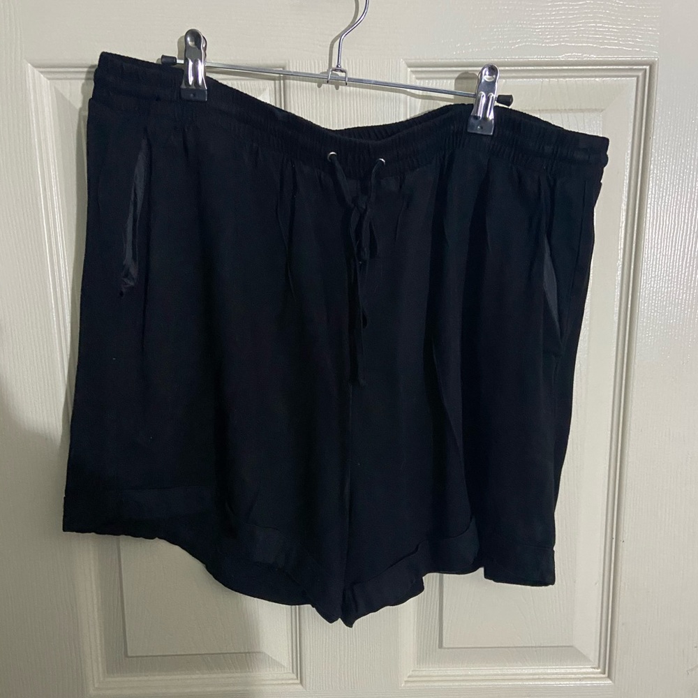 F21 PULL ON SHORTS